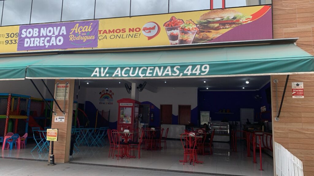 Fachada da Sorveterias Açaí Dos Rodrigues, localizada no bairro Portal dos Ipês, cidade de Cajamar.