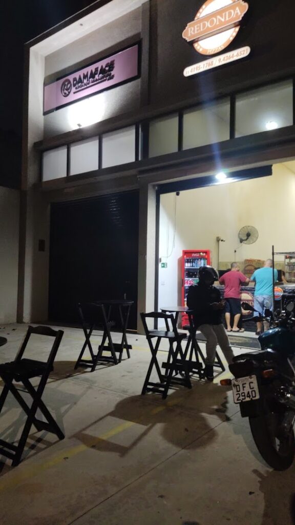 Fachada da Pizzarias Dona Redonda Cajamar, localizada no bairro Portal dos ipes, cidade de Cajamar.