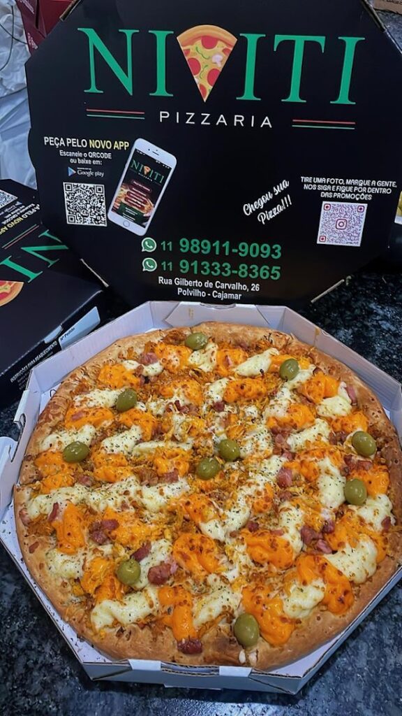Fachada da Pizzarias Niviti Pizzaria e Esfiharia, localizada no bairro Polvilho, cidade de Cajamar.