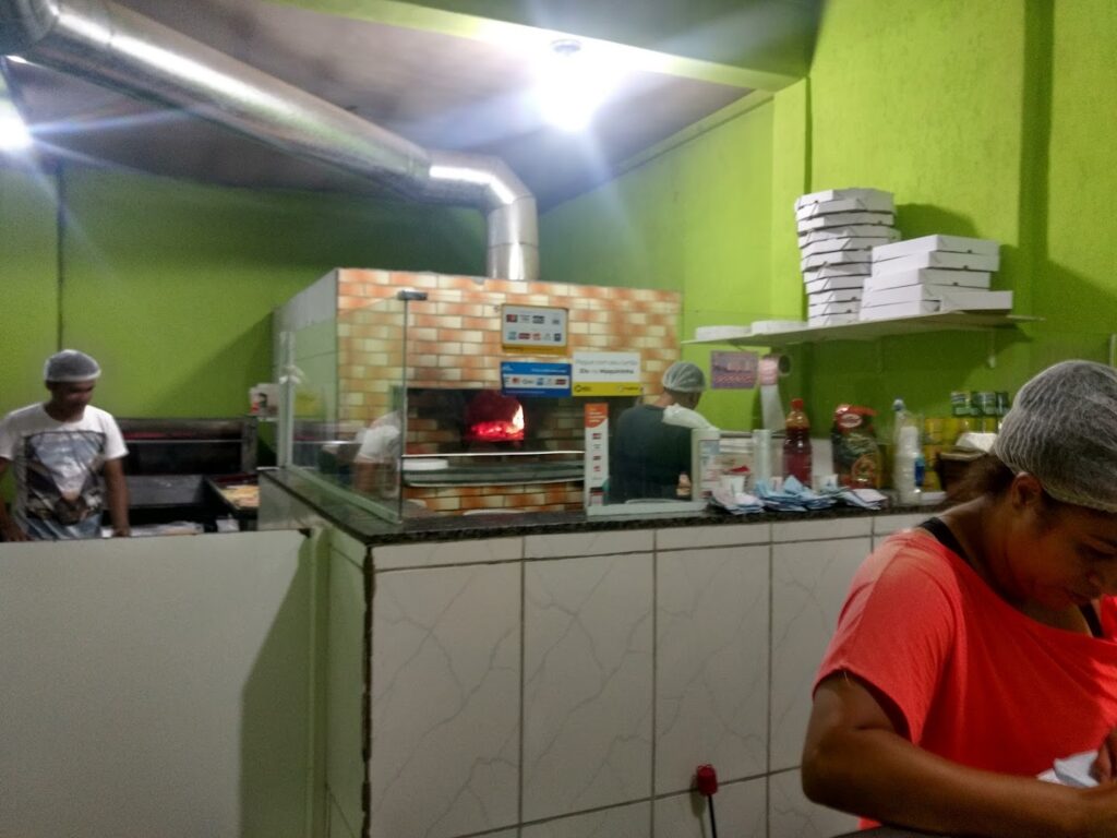 Fachada da Pizzarias Pizzaria Av. Brasil, localizada no bairro Jardim Santana, cidade de Cajamar.