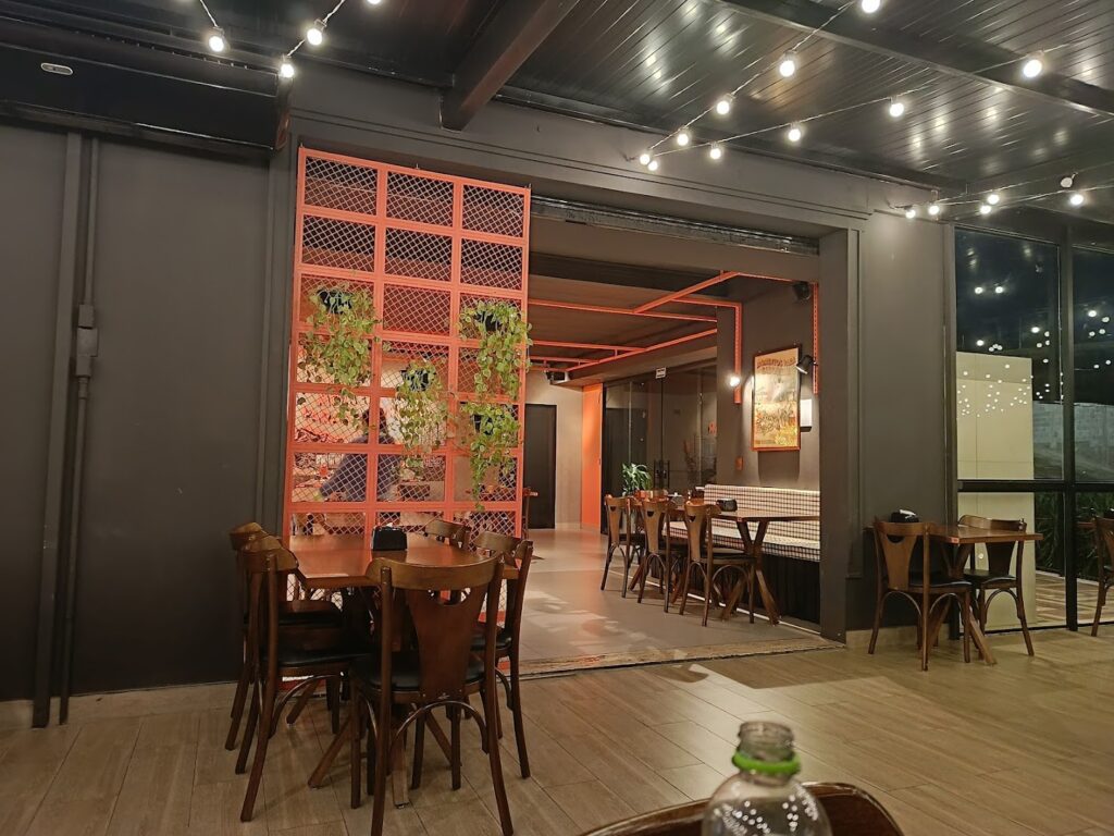 Fachada da Hamburguerias Portal Burger Grill, localizada no bairro portal dos ipes, cidade de Cajamar.