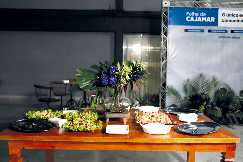 Decoração assinada por Sirlei Angelotti, da Terracota Decor, no lançamento da Folha de Cajamar, no Vistta Bar